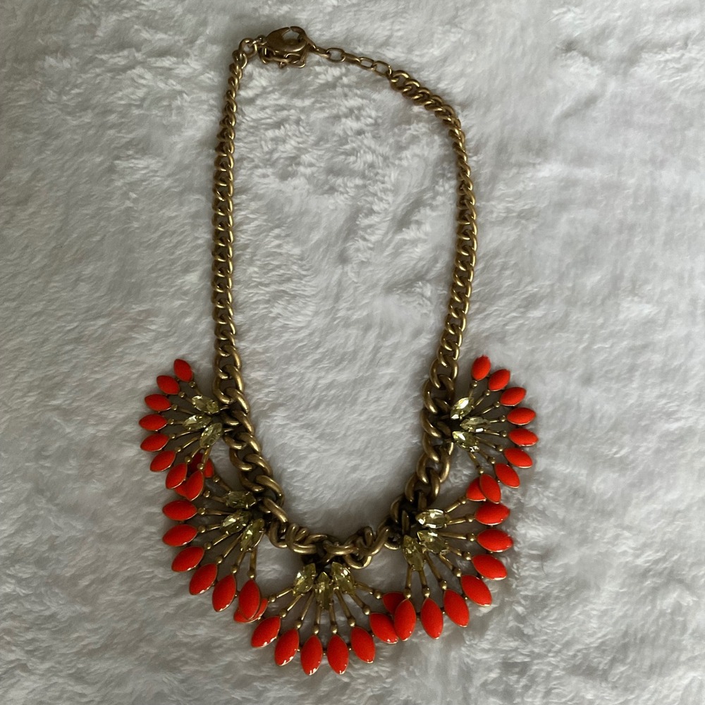 Stella & Dot Coral Cay statement necklace